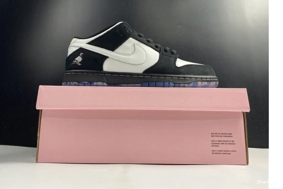 Staple Dunk Panda SB Pigeon Low BV1310-013 Nike 0223